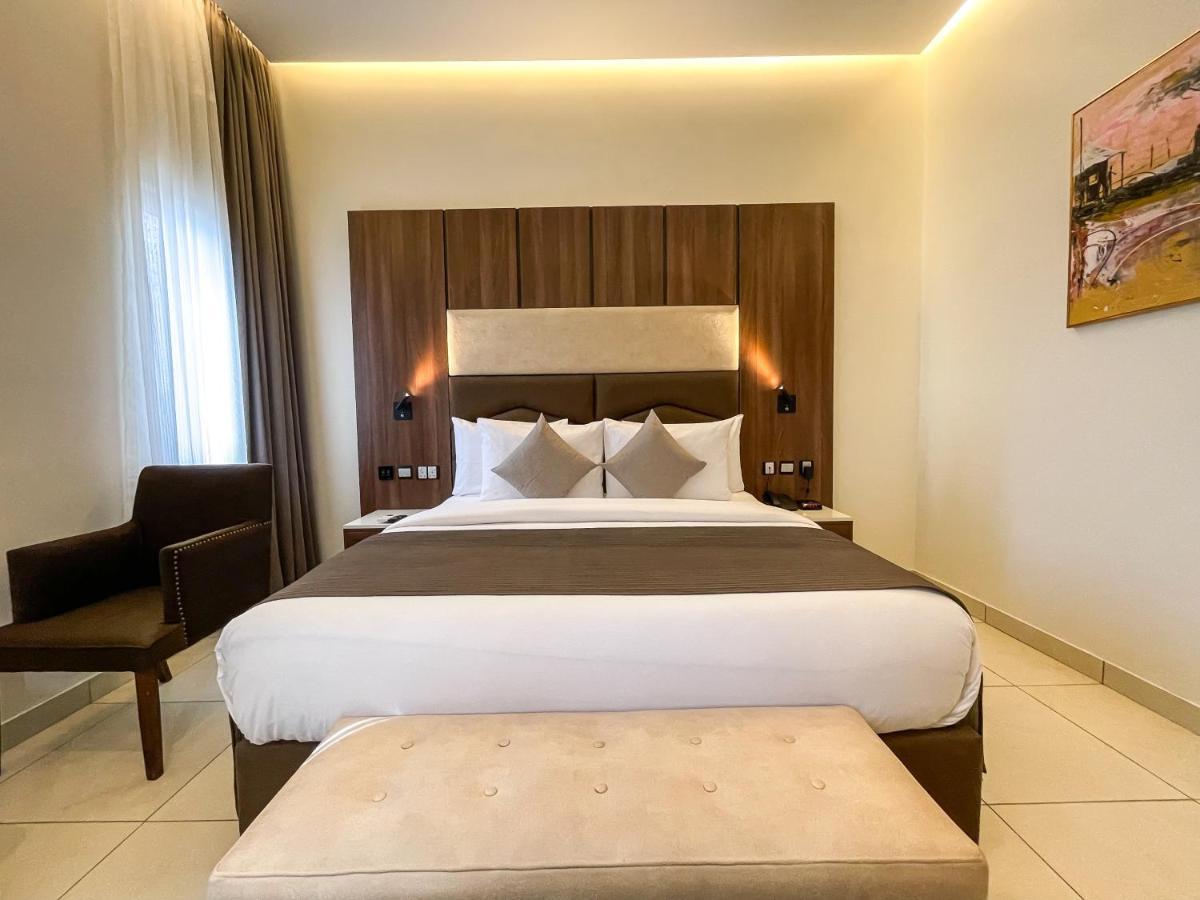 Hotel Omedel Luxury Enugu Esterno foto