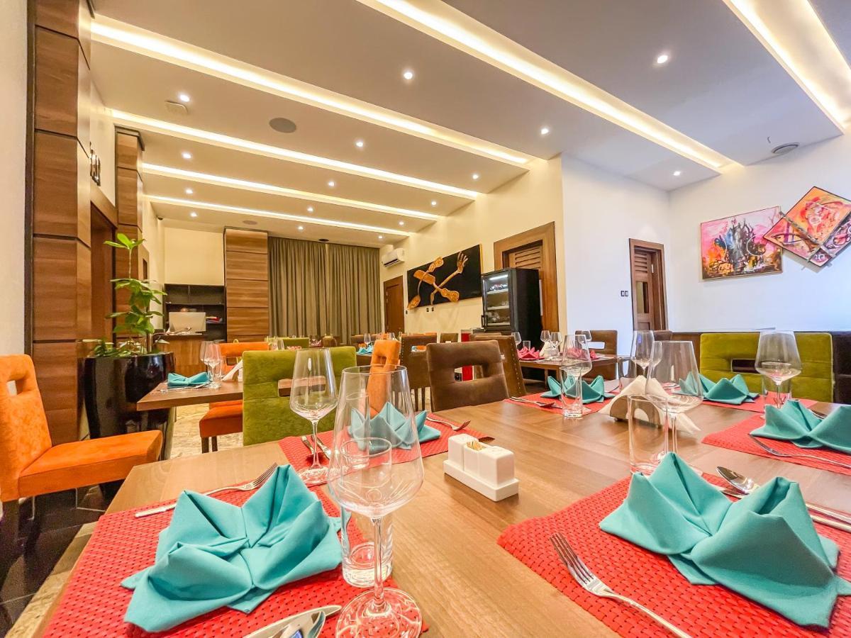 Hotel Omedel Luxury Enugu Esterno foto