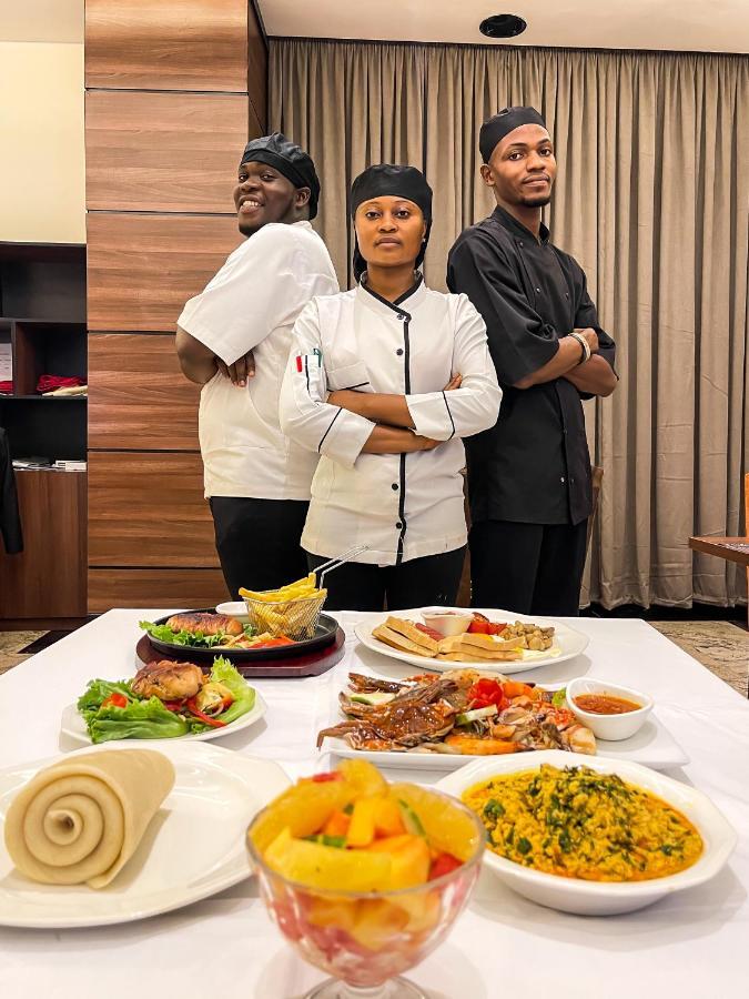 Hotel Omedel Luxury Enugu Esterno foto